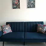 Vintage Apartment *