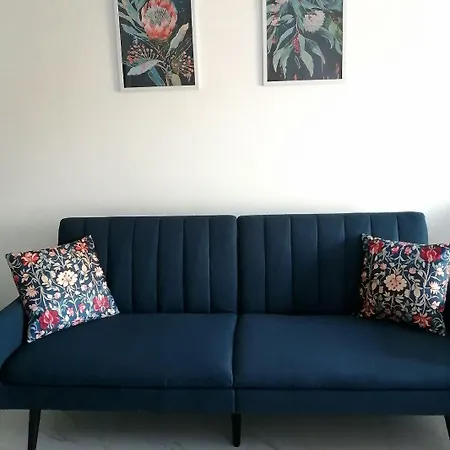 Vintage Apartment *